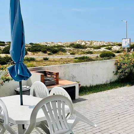 Gasthuis Tiki House Ferrel (Leiria)