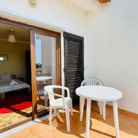 Gasthuis Tiki House Ferrel (Leiria)